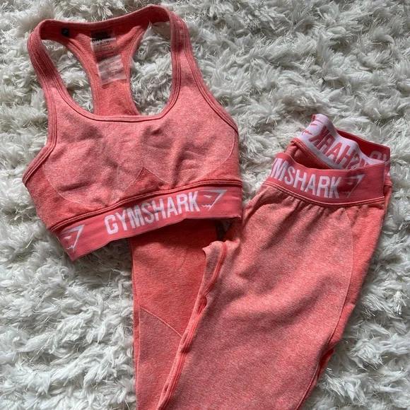 Peach coral gymshark flex leggings and matching sports bra - Picture 2 of 9